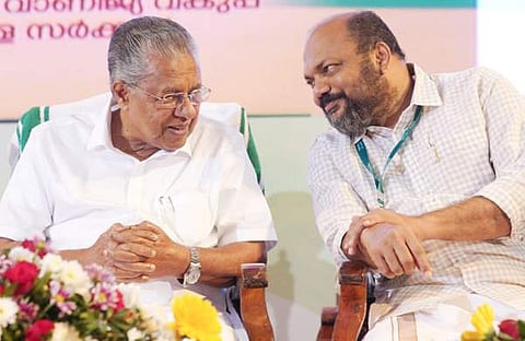 മുഖ്യമന്ത്രിയും മന്ത്രി പി രാജീവും/ ഫെയ്സ്ബുക്ക്