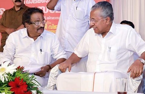 എകെ ബാലനും പിണറായി വിജയനും/ ഫയല്