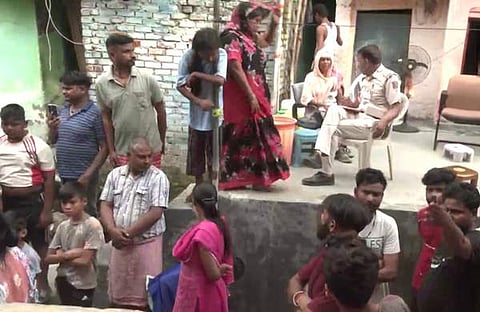 വെടിവെയ്പിനെ തുടര്ന്ന് പരിഭ്രാന്തരായി നാട്ടുകാര്, എഎന്ഐ