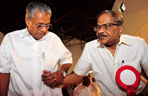 പിണറായി വിജയനും എംടി വാസുദേവന് നായരും