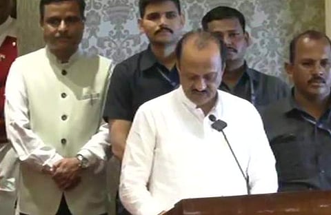 അജിത് പവാര് സത്യപ്രതിജ്ഞ ചെയ്യുമ്പോള്, എഎന്ഐ