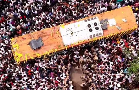 ഉമ്മന്ചാണ്ടിക്ക് അന്ത്യാഞ്ജലി അര്പ്പിക്കാനെത്തിയവര്