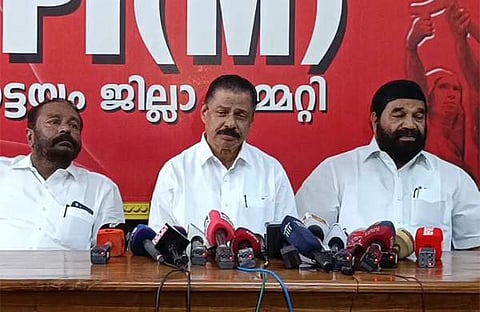 എംവി ഗോവിന്ദന് വാര്ത്താസമ്മേളനം നടത്തുന്നു