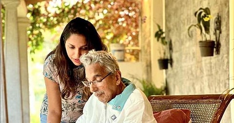 ഉമ്മന് ചാണ്ടിക്കൊപ്പം അച്ചു ഉമ്മന്/ഇന്സ്റ്റാഗ്രാം