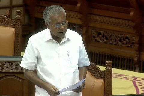 പിണറായി വിജയന് നിയമസഭയില് മറുപടി പറയുന്നു