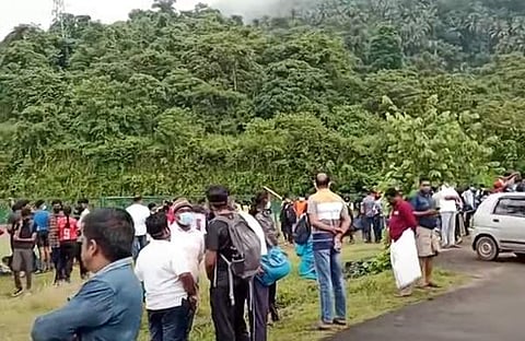 നിയന്ത്രണങ്ങള് ലംഘിച്ച് ഉഷ സ്കൂള് ഗ്രൗണ്ടില് ടീം സെലക്ഷന് എത്തിയവര്