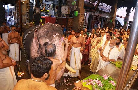 ആനയെ നടയിരുത്തല് ചടങ്ങ്