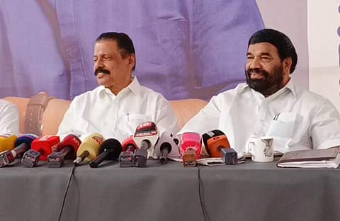 എംവി ഗോവിന്ദന് കോട്ടയത്ത് മാധ്യമങ്ങളെ കാണുന്നു