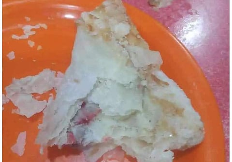 പുഴുവിനെ കണ്ടെത്തിയ പഫ്സ്