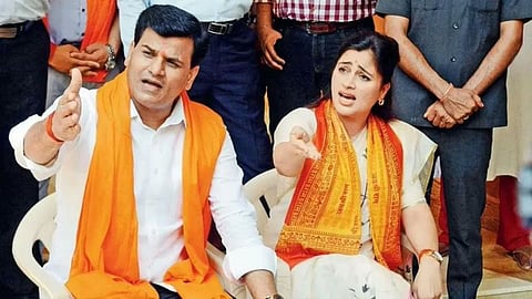 Navneet Rana Ravi Rana Latest News, Navneet Rana Latest Marathi News