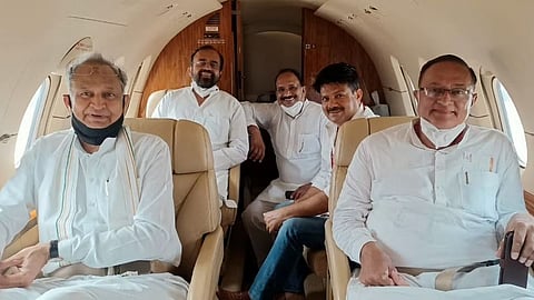 Ashok Gehlot with Congress leaders (File Photo)