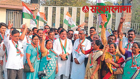 Congress delegation at Collector Office