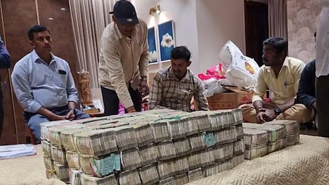 Cash seized from Karnatka BJP MLA's house.