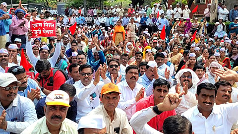 Employee march in Pune