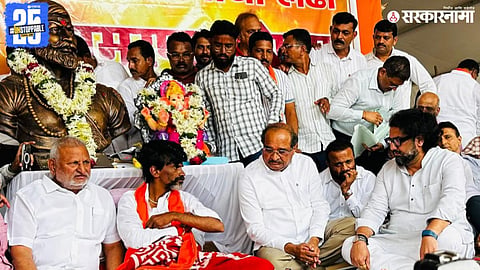 State government delegation comprising Radhakrishna Vikhe Patil, Shivendraraje Bhosale and other members meets Manoj Jarange Patil