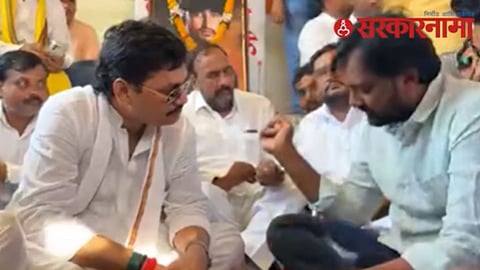 Dhananjay Munde Meet Ghule family