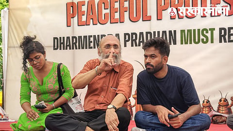 Paranjoyguha Thakurta_Abhijeet Dipke