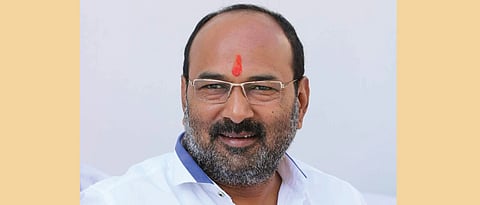वेळ आलीतर खासदार संजय पाटील काय चीज आहे, दाखवावे लागेल!