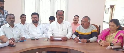 shivsena sangli district chief sanjay vibhute slams gopichand padalkar