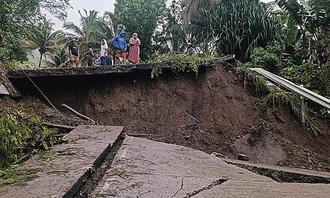 The Provincial Local Government Unit of Davao Oriental (PLGU-Davao Oriental) has temporarily closed the national highway along Munoz-Colilisi in Mati City due to huge cracks and continuous ground movements following the successive heavy rains.