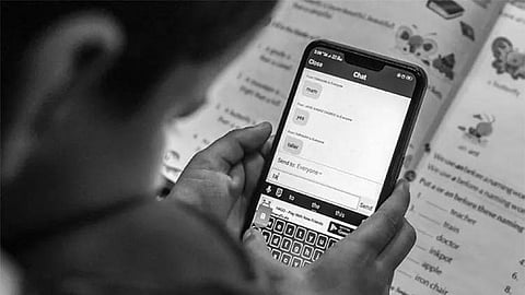 Senate leader renews calls for school smartphone ban