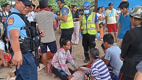 Lightning strike kills 2, hurt 7
