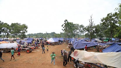 Cambodian evacuees from the Cambodia-Thai border conflict gather at a refuge in Oddar Meanchey province, Cambodia on July 26, 2025. (Xinhua)