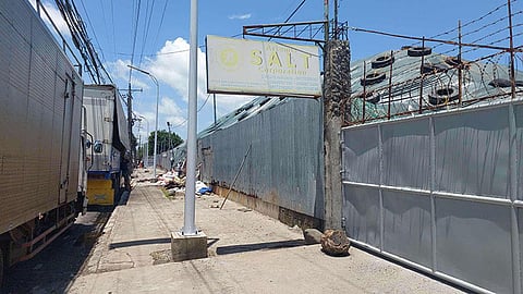 Bacolod orders salt storage facility to remove illegal structure in Banago