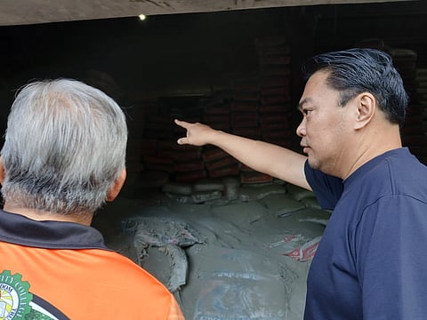 BACOLOD. Bacolod City Mayor Greg Gasataya inspects the city’s warehouses and the old City Engineer’s Office (CEO) in Barangay Taculing on Saturday, September 6, 2025, where he found at least 4,686 hardened cement bags.