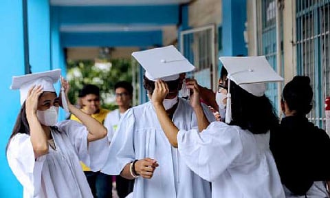 Grade 12 students of Sta. Elena High School in Marikina City on July 13, 2023. (PNA photo by Joan Bondoc)