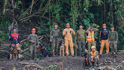 Su-paw-heroes! These rescue dogs help in the retrieval ops in Bukidnon landslide.