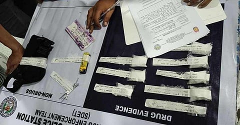 ILOILO. Police operatives arrest a high-value individual and seize more than P1.23 million worth of shabu during a drug-bust operation in Barangay Poblacion Norte, Balasan, Iloilo on November 13, 2025.