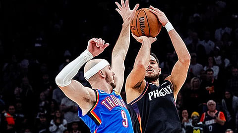 Thunder gitiklo sa 3-pt. shot ni Booker