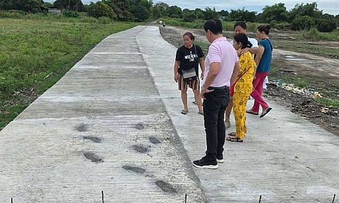 Porac mayor inspects infrastructure projects