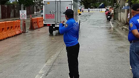 Video sa mga kalapasan sa mga traffic enforcer sa Mandaue, nag-viral