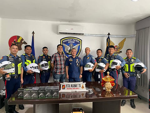 Helmet, intercoms gidonar ngadto sa HPG 7