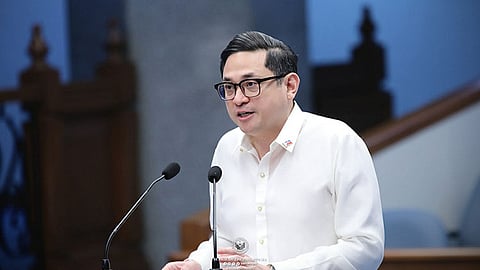 Bam: Bantayan ang nasinati’ng krisis, di magpalipat sa away sa politika