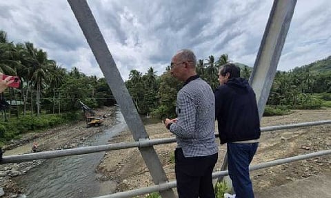 INSPECTION. Former Independent Commission for Infrastructure special adviser Benjamin Magalong and Public Works Secretary Vince Dizon inspect a P96.5-million flood control project in Jose Abad Santos, Davao Occidental, on September 25, 2025, after authorities flagged it as a “ghost project.”