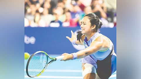 Eala breezes into R2