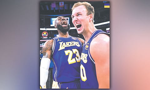 Lakers secure home court in playoffs