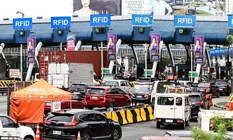 TOLL FEE. Vehicles line up at the Balintawak Toll gate on Feb. 18, 2025. The Department of Agriculture on Friday (April 17, 2026) announced that it has secured a month-long waiver of toll fees for agricultural trucks amid the country's energy emergency. (PNA file photo of Joan Bondoc)