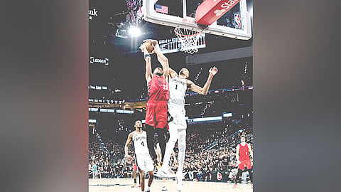 Spurs advance to semis