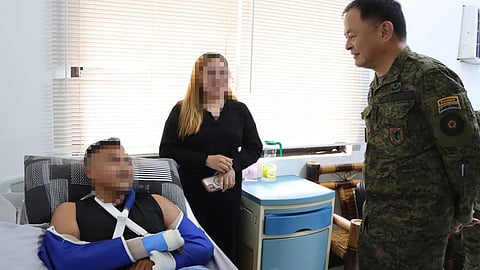 Army chief honors wounded soldiers for bravery in Negros clashes