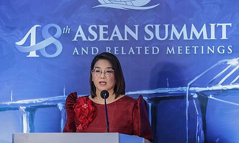 Castro: Marcos nakapuliki sa Asean, Sara bakasyon grande