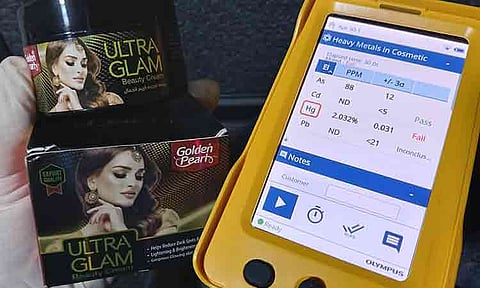 This product claims it contains no harmful ingredients despite being contaminated with 20,320 ppm of mercury.
