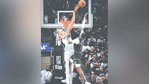 Spurs tie series, 1-1