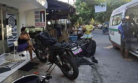 Tensions have surfaced in Siargao following reports of a violent incident involving Israeli tourists and the owners of a local café. Based on accounts shared by locals, the confrontation allegedly began after a group of Israeli nationals reacted to the establishment displaying expressions of support for Palestine.