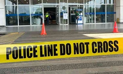 SIMEX AT MALL. A simulation exercise (Simex) involving a robbery, hostage-taking, and indiscriminate firing scenario was conducted at SM City Davao in Ecoland on Friday, May 29, at 7 a.m. Participating agencies included the Davao City Police Office (DCPO), Public Safety and Security Office (PSSO), Task Force Davao, Special Weapons and Tactics (SWAT), City Disaster Risk Reduction and Management Office (CDRRMO), Central 911, Bureau of Fire Protection (BFP), and the emergency response team of SM City Davao. According to Incident Commander PMAJ Edison Fiesta, the simulation exercise aimed to prepare Dabawenyos for man-made calamities.