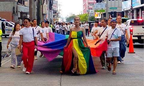 PRIDE PARADE. Members and supporters from various organizations and groups gathered along Roxas Street in Davao City on Sunday afternoon, June 21, 2026, as the Duaw Davao Pride Parade officially got underway. Clad in vibrant colors and carrying the spirit of pride, participants marched through the streets of Davao City in a collective display of love, solidarity, and advocacy for the LGBTQIA+ community.