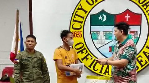 8 individuals voluntarily surrender loose firearms
